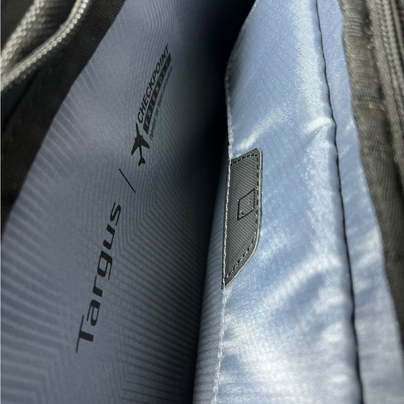 Targus Black Executive Laptop Bag - Picture 5 of 5